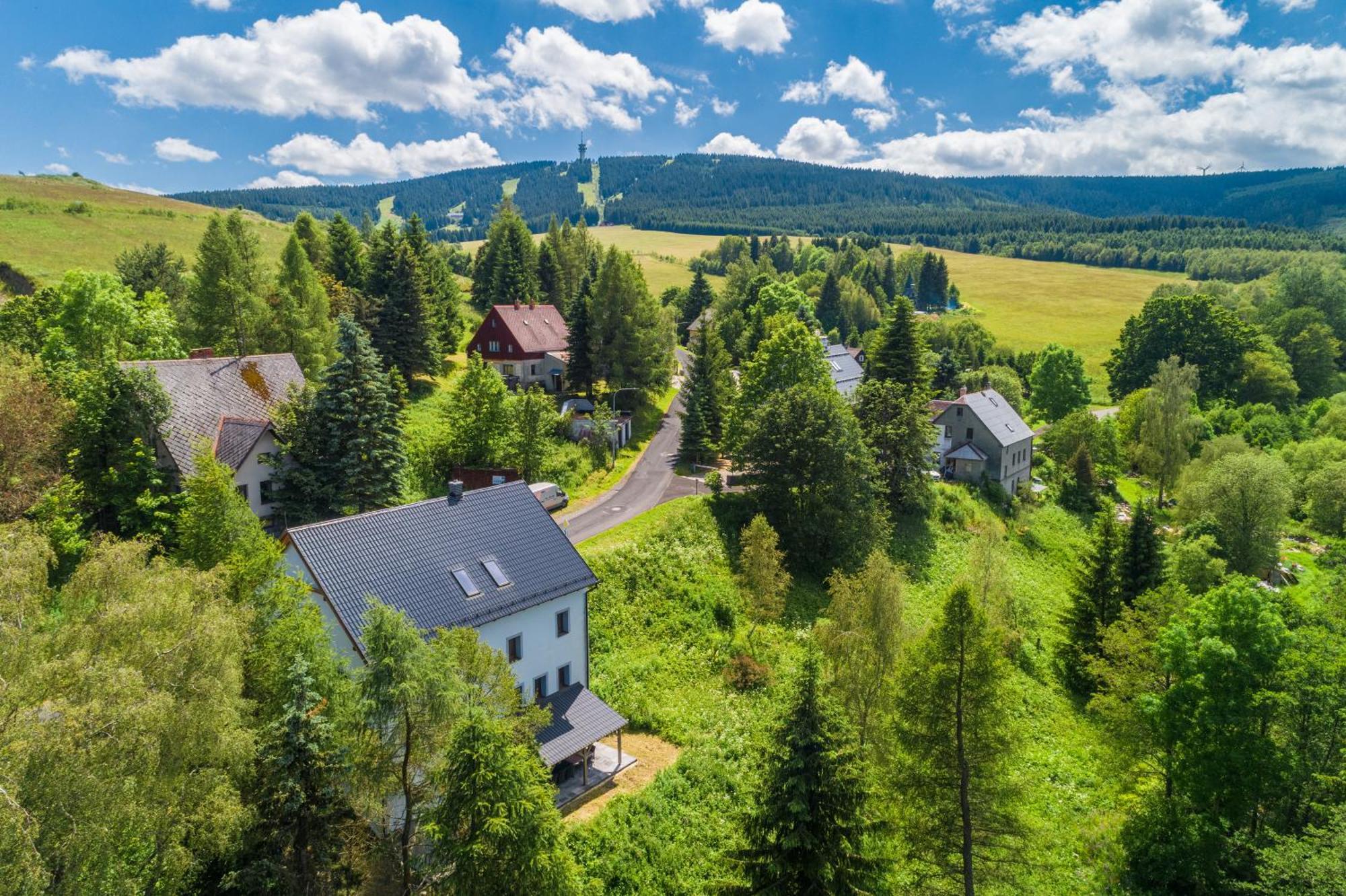 Klínovec 129 Apartamento Loučná pod Klínovcem Exterior foto