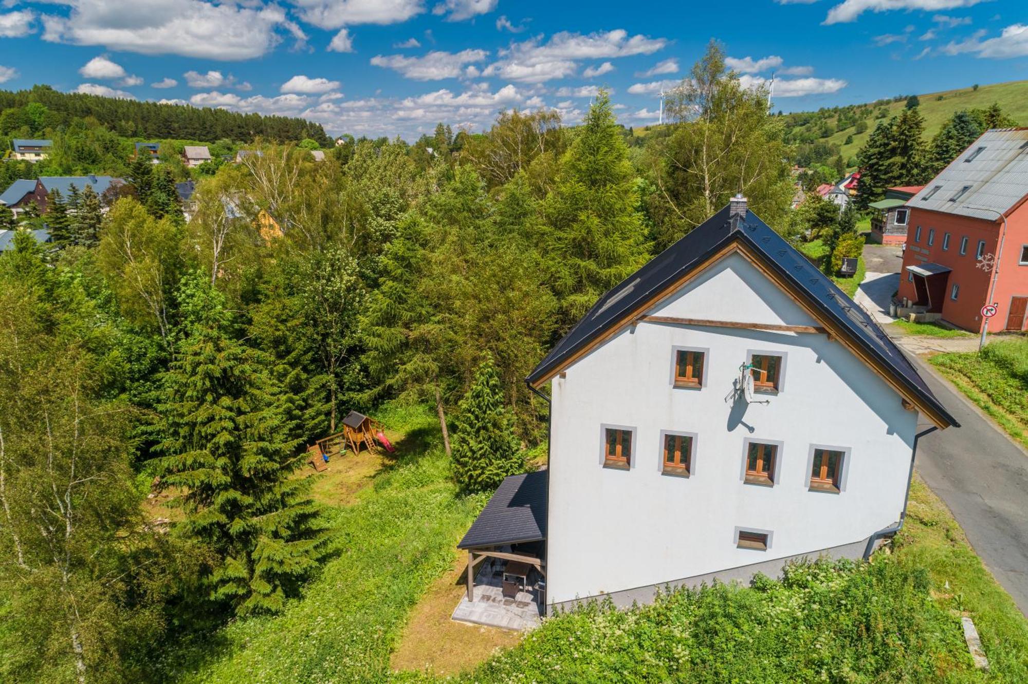 Klínovec 129 Apartamento Loučná pod Klínovcem Exterior foto