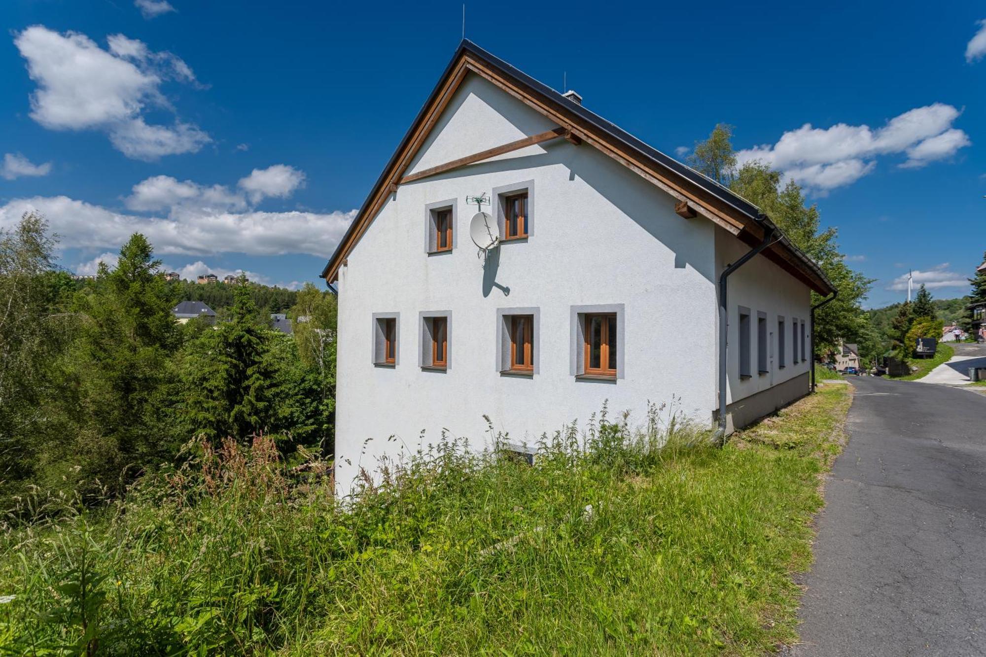 Klínovec 129 Apartamento Loučná pod Klínovcem Exterior foto